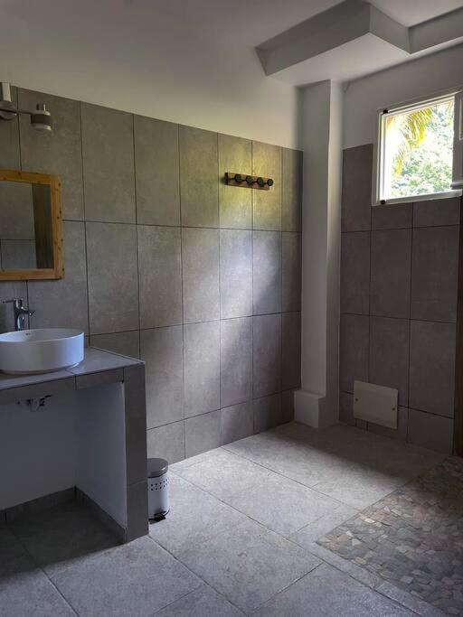 Spacieux Appartement A La Villa Montagne Le Carbet Eksteriør bilde