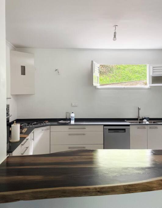 Spacieux Appartement A La Villa Montagne Le Carbet Eksteriør bilde