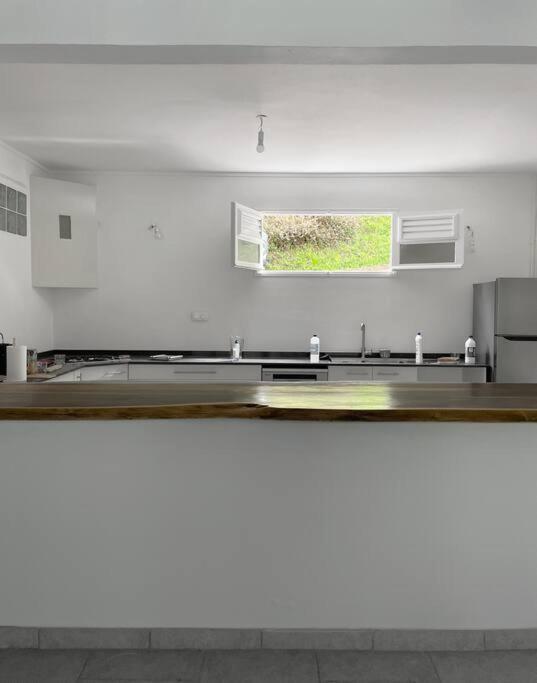 Spacieux Appartement A La Villa Montagne Le Carbet Eksteriør bilde